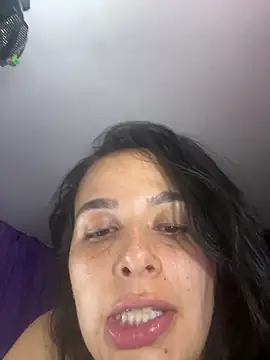 leila moretti online show from April 25, 4:37 am