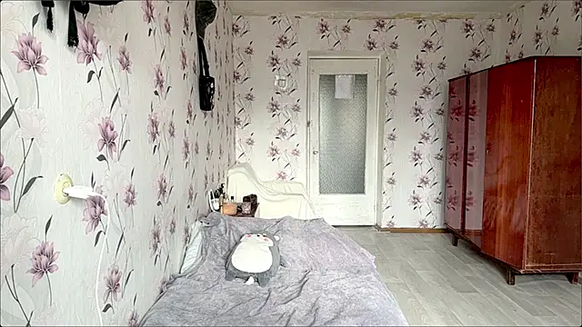 AnnaWasp online show from April 16, 5:30 am