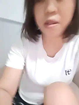 zxc81830 online show from April 20, 1:36 pm