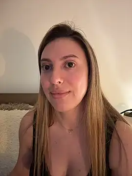 EvaRyen  online show from March 12, 4:20 pm