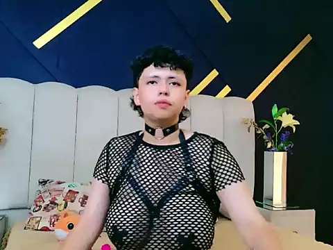 NikiEvanz online show from April 20, 8:45 pm