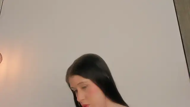 saraa joness  online show from March 27, 7:36 pm