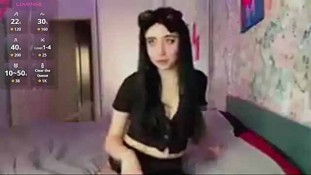 LizzyMooore online show from March 18, 11:15 am