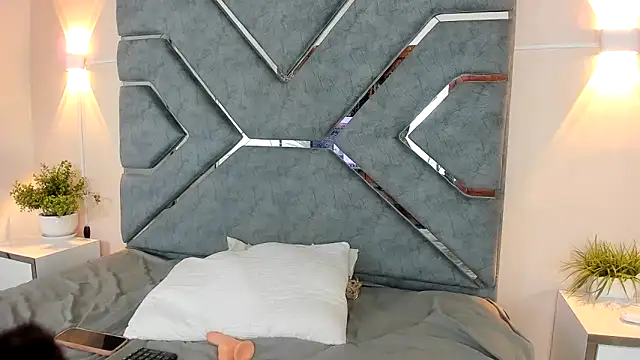 DanielaCruz-1 online show from April 11, 7:45 am