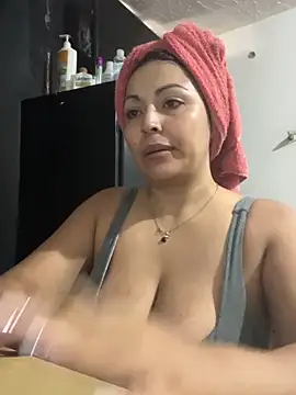 karlyprintt online show from June 4, 2:43 pm