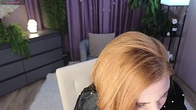 VanesaClark online show from May 4, 11:25 am