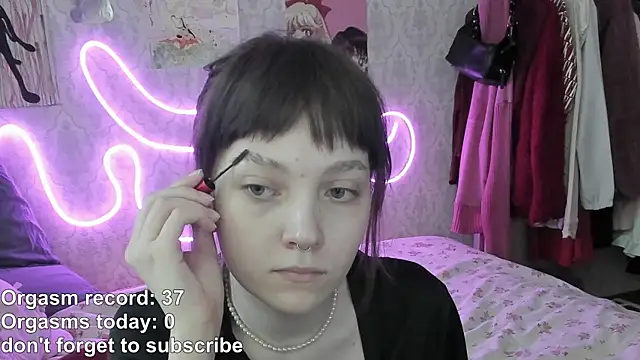 RileyNymph online show from May 1, 3:10 am