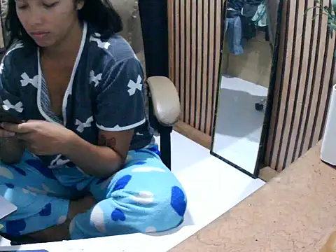 spicyren online show from March 22, 1:39 pm