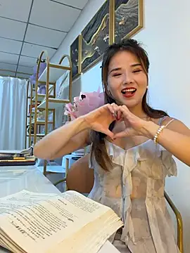 Xiaoxiao-y online show from July 22, 11:55 am