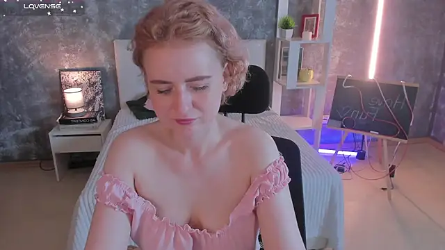 Shiny Liss online show from July 27, 2:30 am