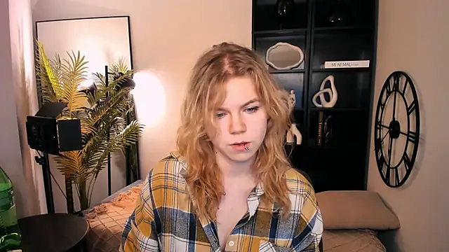 ElizabethVane online show from June 27, 5:41 am