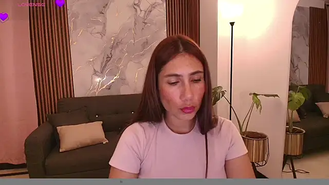 LucyBecker online show from June 24, 3:38 am