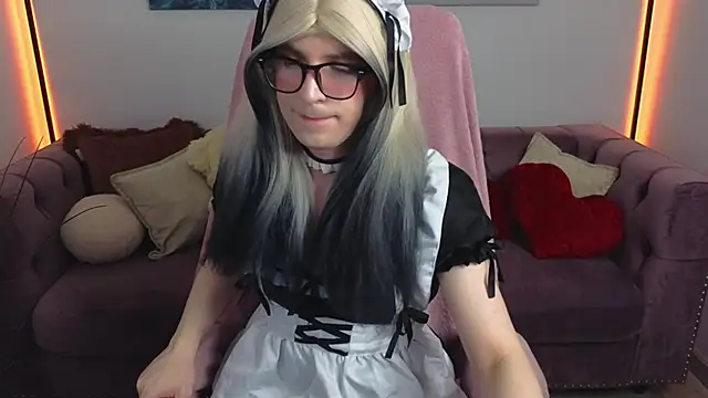 FoxIsPuff online show from June 18, 5:53 am