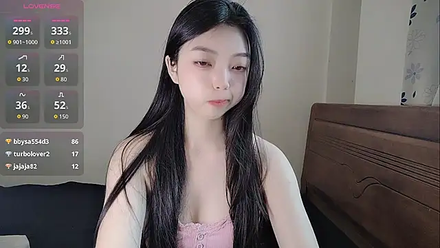 oblakitty  online show from April 21, 1:42 am