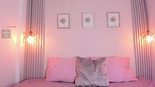 Sallyrosee  online show from July 22, 1:23 pm
