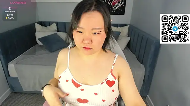 Tokyodreamss online show from May 8, 9:34 am