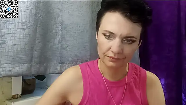 HotMamaQueen234 online show from April 27, 3:53 pm