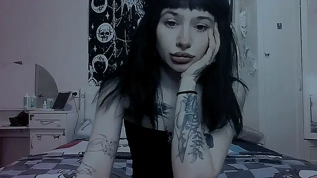 AllisonDeetz online show from April 17, 6:21 pm
