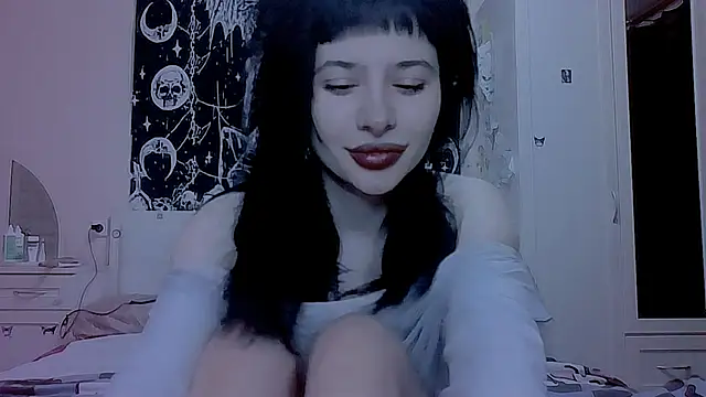 AllisonDeetz online show from April 19, 9:17 pm