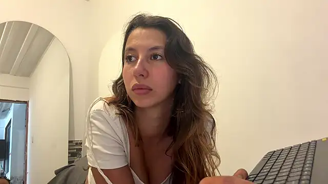 Julieta Jol online show from May 12, 4:13 pm