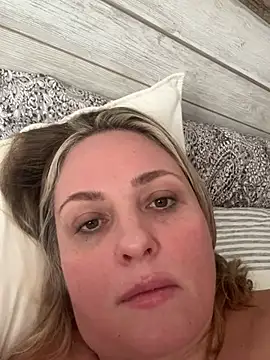 1SexyQueen online show from April 22, 3:42 pm