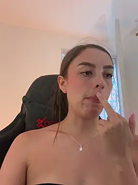 Lauren Storm online show from June 1, 10:32 pm