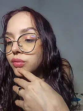 SWEET MOON16420 online show from March 24, 5:24 am