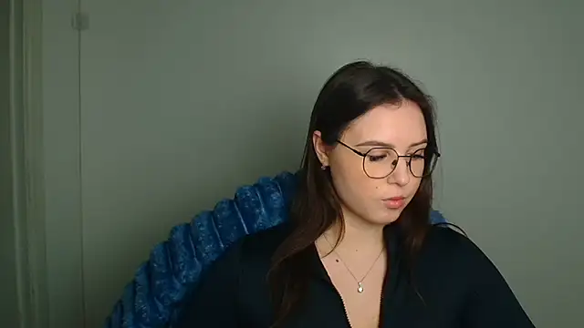 Nika nik a online show from March 21, 8:19 am