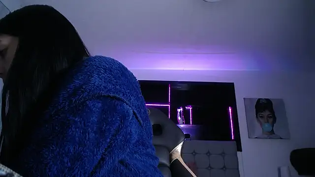 Melannyy V online show from April 21, 12:34 pm