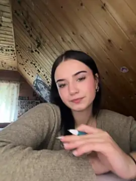 hellokiityy online show from March 22, 1:17 pm