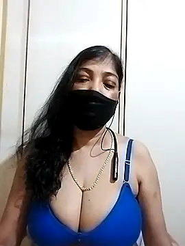 SanthiyaTamil01 online show from April 16, 9:36 pm