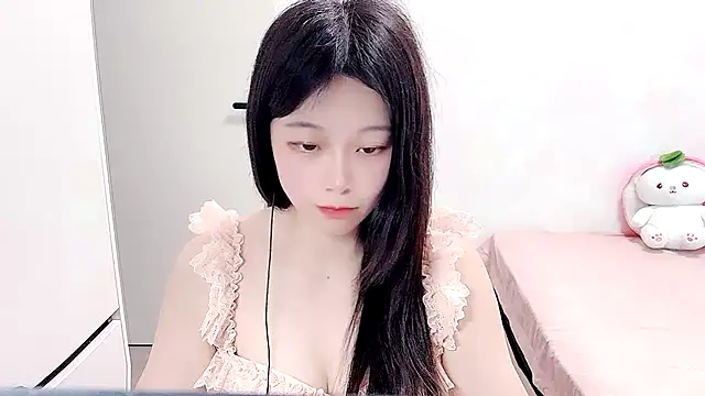 QQ-7890 online show from May 6, 1:15 pm
