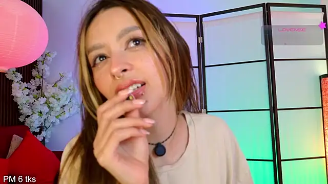 Elysia carter online show from April 28, 1:47 am