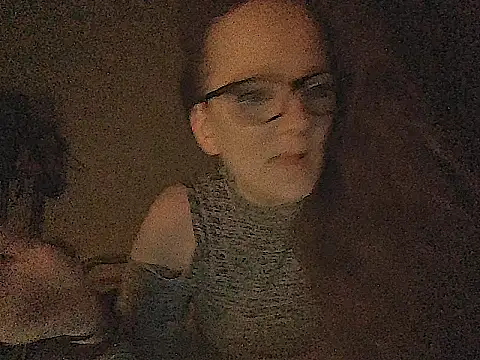 LizzieZ1975 online show from May 9, 12:56 am