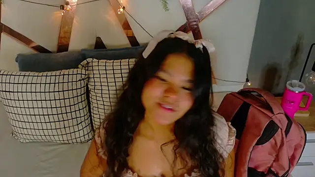 AhslyEvans   online show from June 15, 8:09 pm