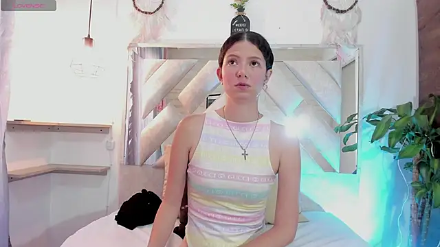 sofy bonnet1 online show from April 23, 12:29 pm