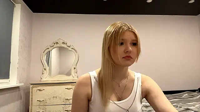 SweettAnny online show from March 22, 4:13 pm