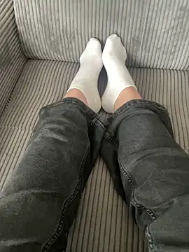 LilouPieds online show from June 13, 2:03 pm