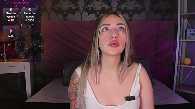  mykinkydoll  online show from April 28, 10:24 pm
