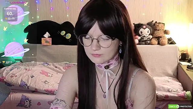 JulietFisher online show from April 28, 2:27 am