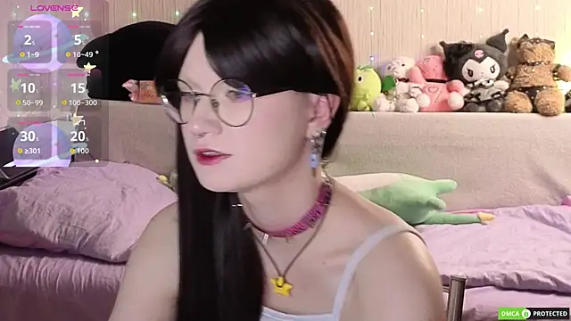 JulietFisher online show from May 9, 1:07 am