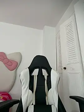 Valerie-S online show from May 5, 1:36 pm