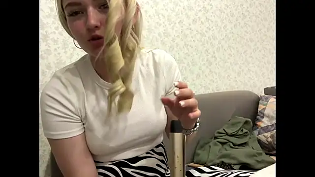 Sophia Blonde online show from May 18, 4:57 pm