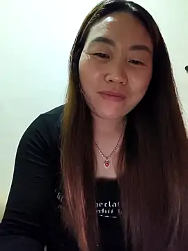 he-se-kin online show from May 11, 2:45 pm
