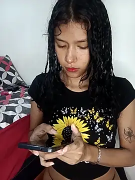 Yi Uzi online show from April 25, 1:08 am