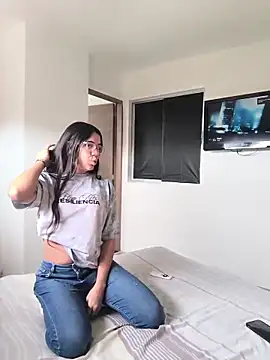 Annarhode online show from June 13, 5:43 pm
