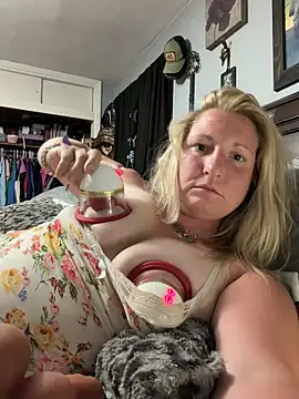 sweetkacibaby online show from July 2, 3:23 am