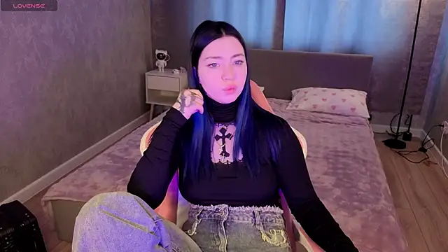honey cherrry online show from June 18, 1:40 am
