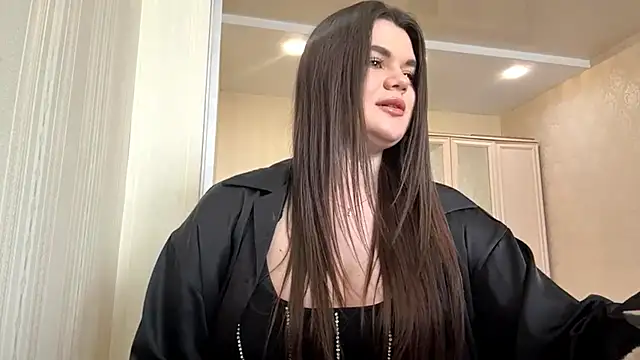 elaracuttie online show from March 27, 1:12 pm