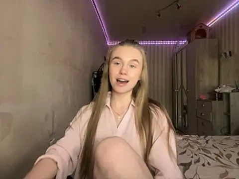 melissashineeee online show from April 28, 10:08 am